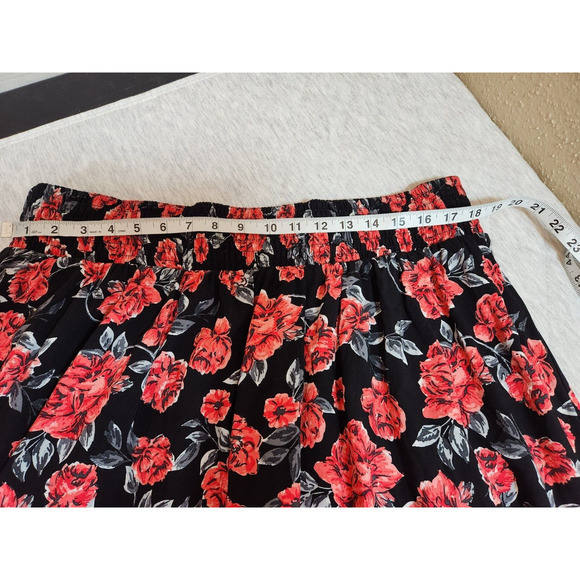 NWT Torrid Women's Multicolor Floral Print Rayon Midi Skirt Size 0X - Picture 5 of 6